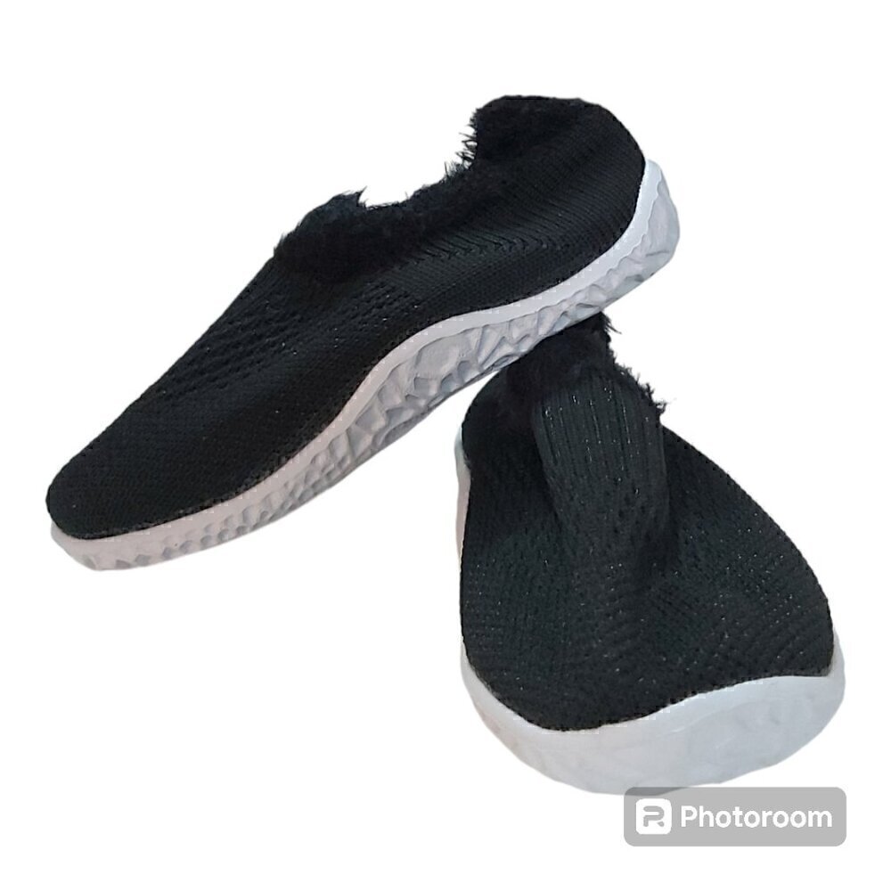 Adorable 18-24M Black Knit Loafers for Boys and Girls with Faux Fur Ankle Trim